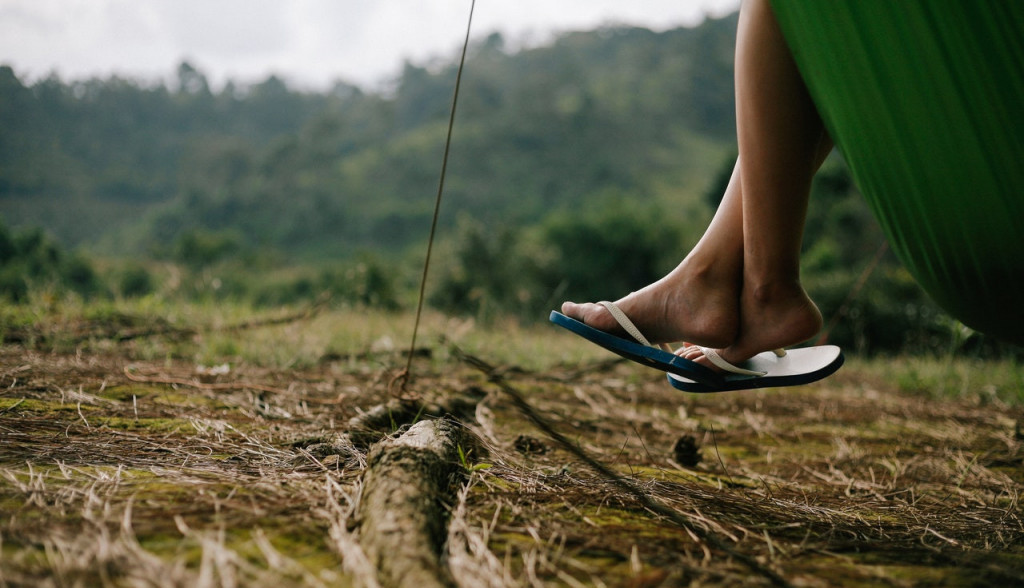 Ova TRI modela obuće ŠTETE stopalima: Spadaju u NAJNEUDOBNIJE, a ni ortopedi ih NE odobravaju