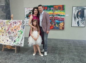 Vera je ČUDO od deteta i NAJMLAĐA slikarka u Srbiji: Prvi rad je nacrtala sa 15 meseci, njena majka je napisala pesmu sa njenim imenom PRE nego što se rodila