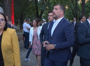 DEMOKRATE OPTUŽILE DRITANA ZA NEISTINE: Današnji sporazum isti kao onaj od 19. avgusta