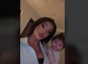 Probušiti maloj bebi uši ili ne? Jedna majka je to uradila devojčici staroj jedan dan i doživela haos na društvenim mrežama