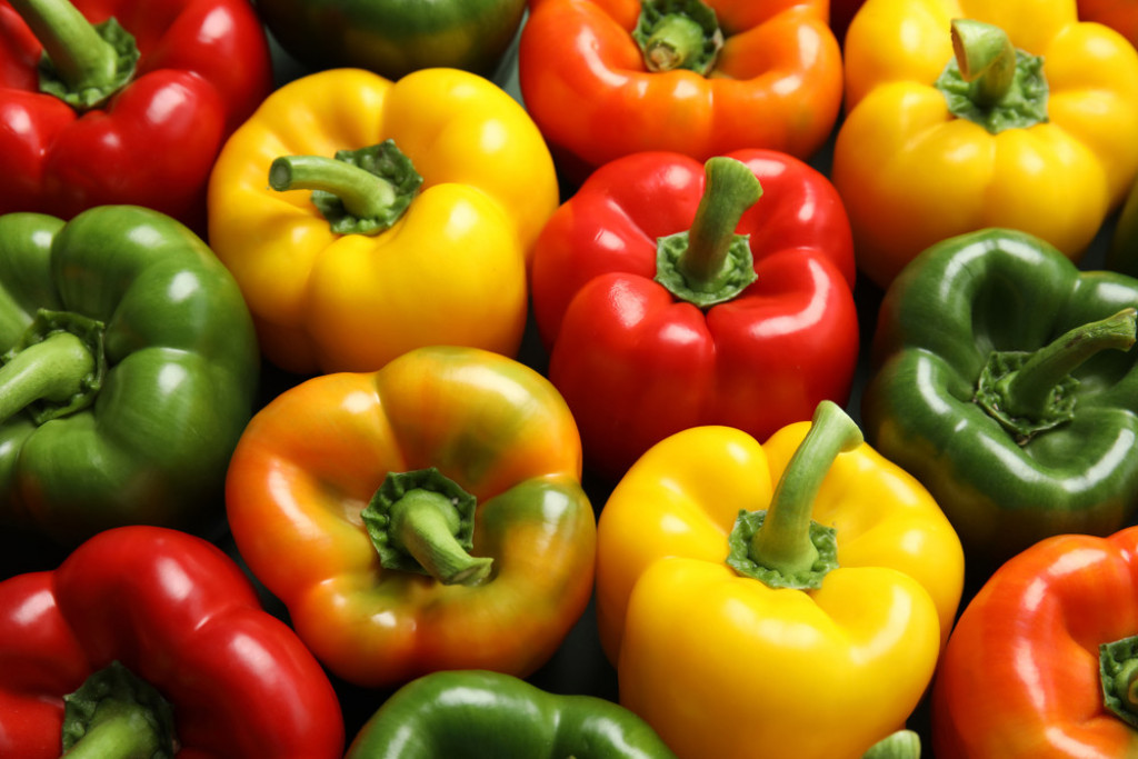 Sačuvajte PETELJKE od paprika: Nemojte ih BACATI, iznenadićete se kada vidite zašto ih domaćice koriste