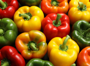 Trik koji ŽENE obožavaju: Samo OVAKO čuvajte PAPRIKE, mogu da ostanu SVEŽE i do MESEC dana