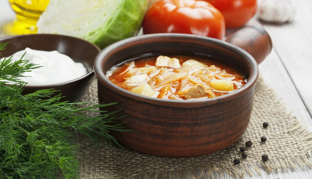 Originalni recept za SLATKI KUPUS sa mesom: Obožavaće ga i oni koji nisu ljubitelji ovog jela