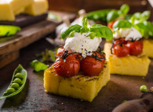 Ideja za doručak: Ukusna palenta sa parmezanom i rukolom za dobar početak dana