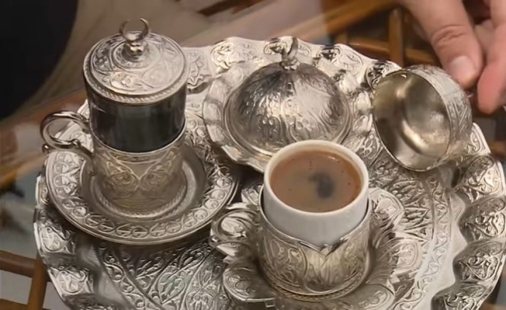 Bacate TALOG KAFE u sudoperu? Nakon što ovo pročitate, MOMENTALNO ćete zaboraviti ovu RUŽNU NAVIKU