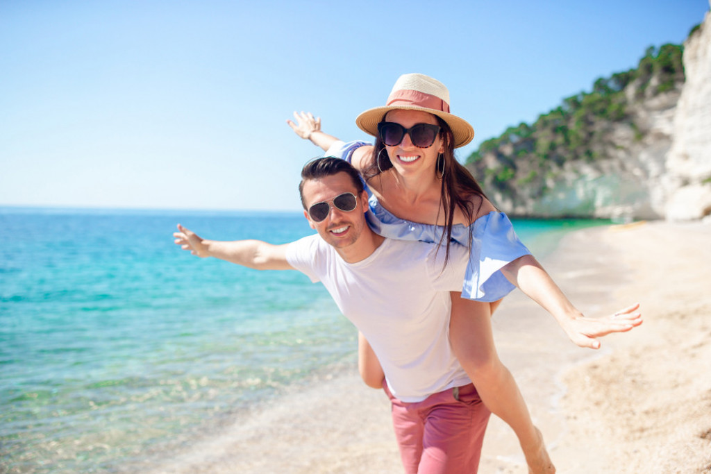 Želite da idete na LETOVANJE ali nemate dovoljno NOVCA: Top pet saveta kako da prođete JEFTINO na moru