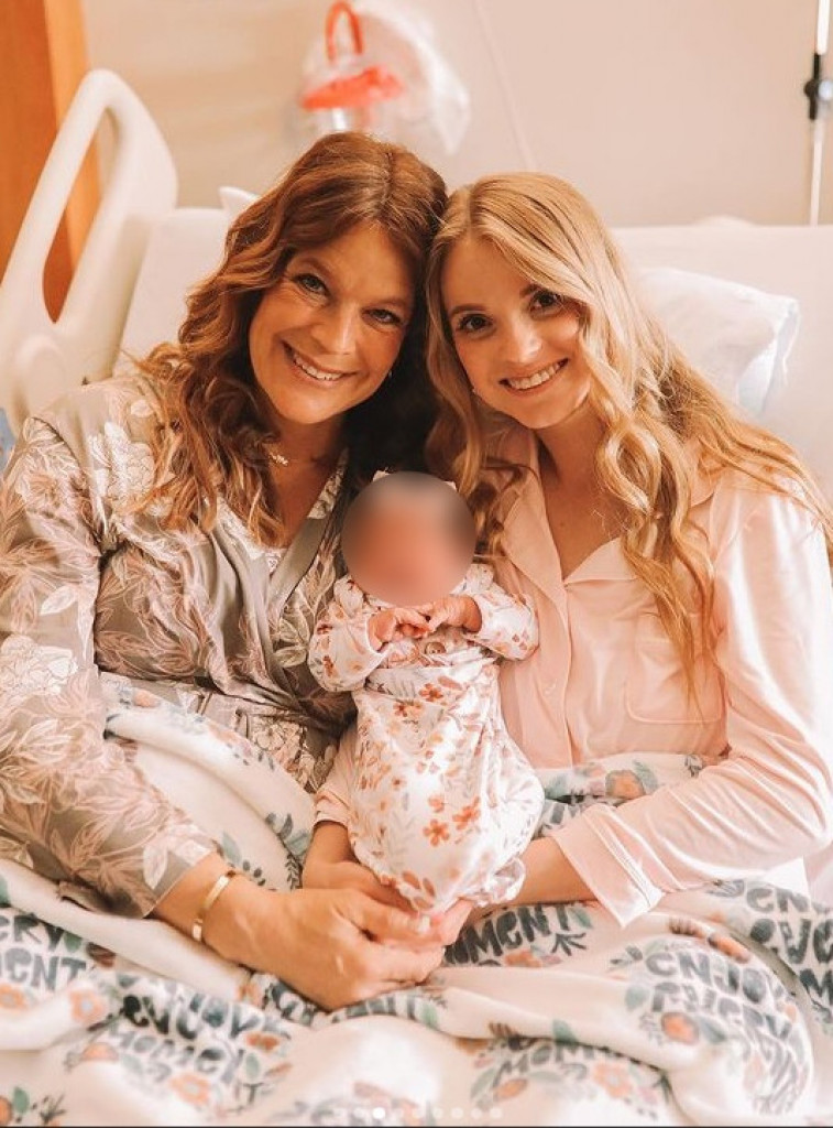 Žena (50) rodila sopstvenu UNUKU: "Moja mama je pravi anđeo"
