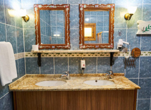 Skida kamenac i fleke kao od šale: Ovo sredstvo ima svaka žena, a malo koja zna da od njega kuća blista