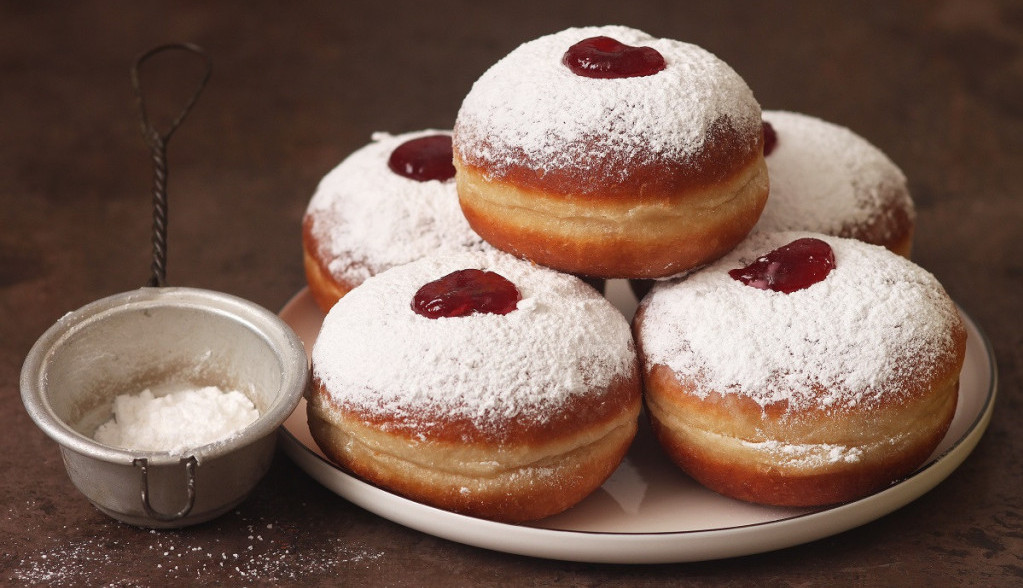 Recept za KROFNE iz rerne: Izbegnite PRŽENJE i napravite savršenu poslasticu za najmilije