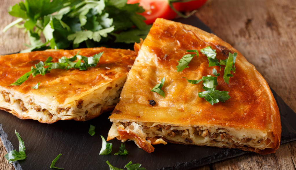 Jogurt nikako ne ide uz burek: Nutricionistkinja otkriva šta je bolje uzeti uz pite
