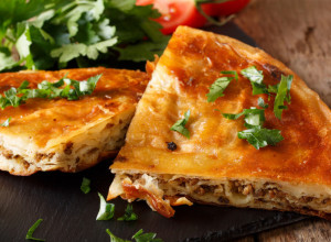 Jogurt nikako ne ide uz burek: Nutricionistkinja otkriva šta je bolje uzeti uz pite