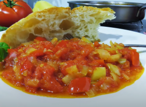 Saznali smo recept za čuveni BUGARSKI SATARAŠ: Najjeftiniji i NAJUKUSNIJI ručak koji ćete pojesti ovog leta