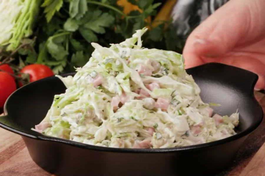 Brže se sprema od ORIGINALNE verzije: RUSKA salata sa ovim sastojkom je pravi HIT, namirnica koja menja ceo ukus jela