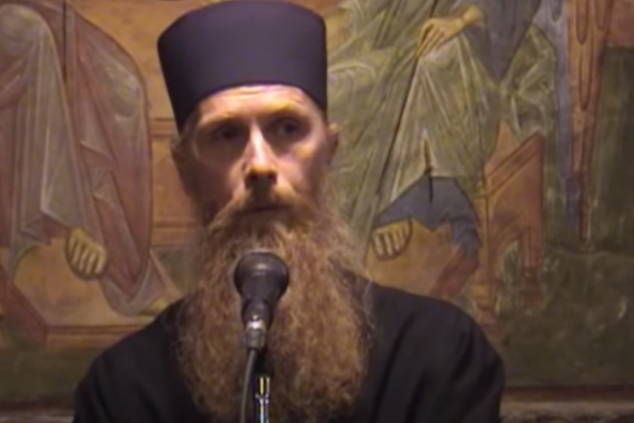 "Preplavila nas seljačka muzika": Monah Arsenije šokirao izjavom o pevačici Prijovićki, ""Cecin klon, kao pristojna, a u kožnom kostimu"