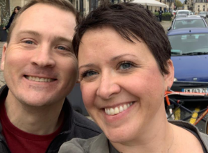 Ostala je potpuno sama, sa dvoje DECE mlađe od TRI godine: Stalno pričaju o TATI, Marku stalno šalju poljubce na NEBO!