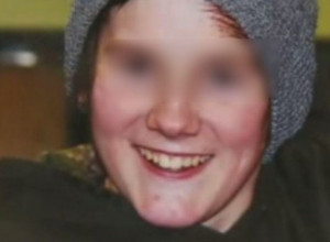 Tinejdžer (16) PREMINUO jer je pojeo POSLASTICU koju svi jedemo: Srušio se NASRED restorana pred očima RODITELJA (VIDEO)