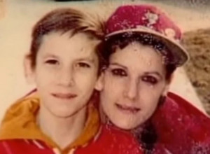 Žena je dala SINA na usvajanje posle SMRTI ćerke: Nakon 7 godina nije mogla da VERUJE šta se sa njim DOGODILO