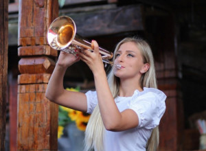 Danijela je PRVA TRUBA Srbije: Jedina je žena na čelu ORKESTRA, čuveni trubač Boban Marković joj je dao titulu "PRINCEZE TRUBE"