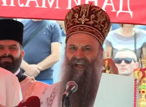 PATRIJARH PORFIRIJE SLUŽIO LITURGIJU U JASENOVCU: Pijetet prema žrtvama svih naroda