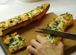Od bajatog HLEBA napravite MEDITERANSKI doručak: Treba vam sastojak koji svi imamo u KUĆI, dobićete obrok dostojan luksuznih restorana!