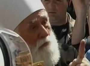 RASPOP MIRAŠ POSTAVLJA USLOVE: Neće da potpiše Temeljni ugovor ako se njegovoj NVO ne garantuje služba u SVETINJAMA SPC