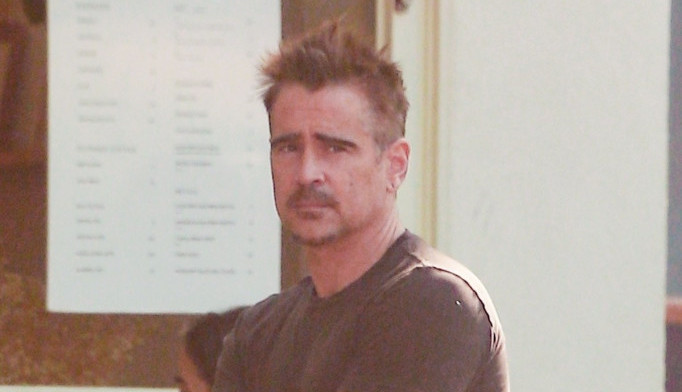 Glumac (46) uhvaćen bez ODEĆE: Za ŽENE je LETO sada još vrelije, svaki MIŠIĆ mu se ocrtao!