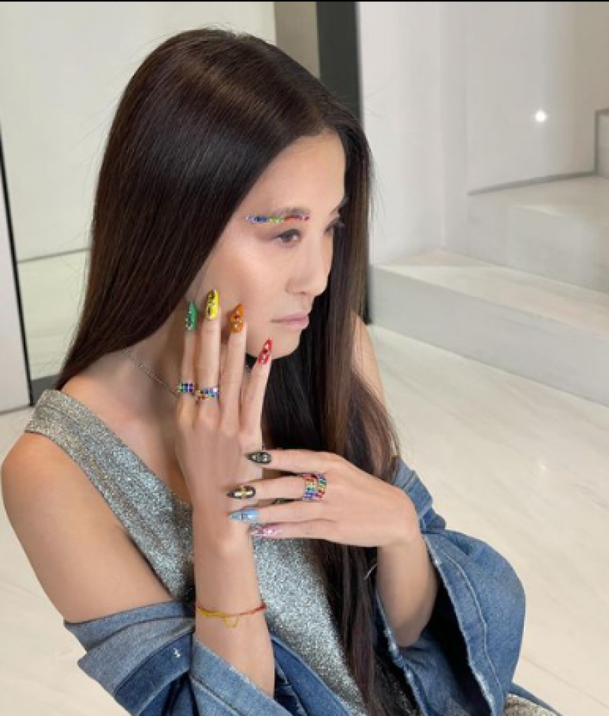 Svi misle da ima 35, a ona skoro DUPLO starija: Vera Vang je proslavila ROĐENDAN, svi se ŠOKIRAJU kada vide koliko je godina napunila