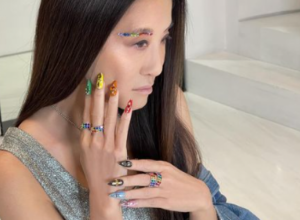 Svi misle da ima 35, a ona skoro DUPLO starija: Vera Vang je proslavila ROĐENDAN, svi se ŠOKIRAJU kada vide koliko je godina napunila