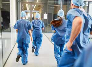 Misteriozna upala pluća stigla u Evropu: Video snimci iz bolnica podsećaju na scene iz najmračnijih dana Kovida