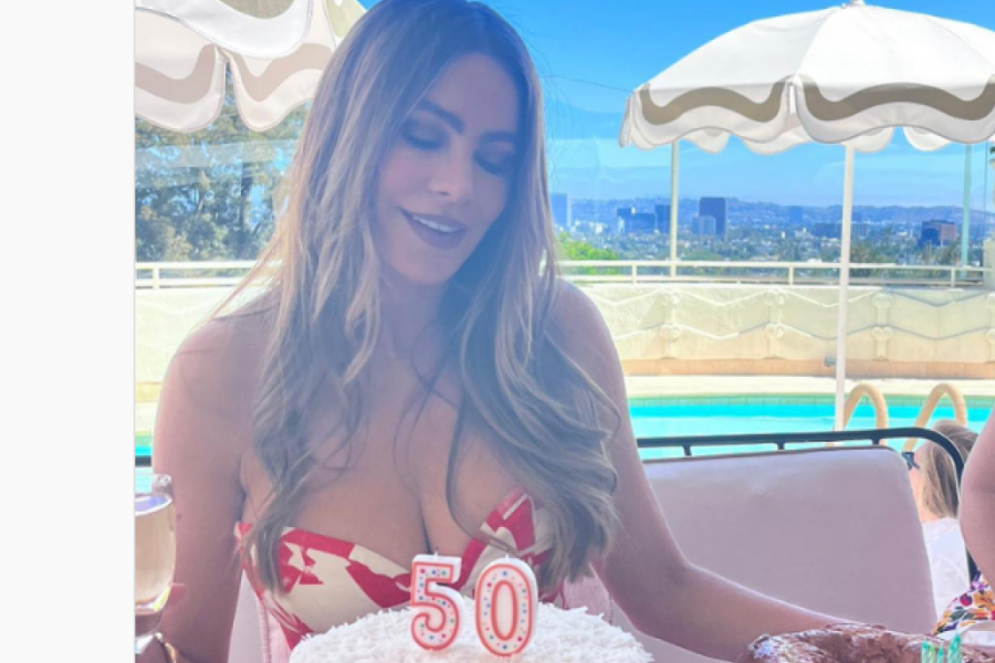 Sofija Vergara napunila 50 godina, a izgleda kao da ima 20: Tajna je u njenom JELOVNIKU i jednom TRIKU, svako veče praktikuje jednu VAŽNU stvar