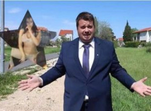 PLATIO BORDEL OPŠTINSKOM KARTICOM: Usledio moralni čin podnošenja ostavke na mesto načelnika