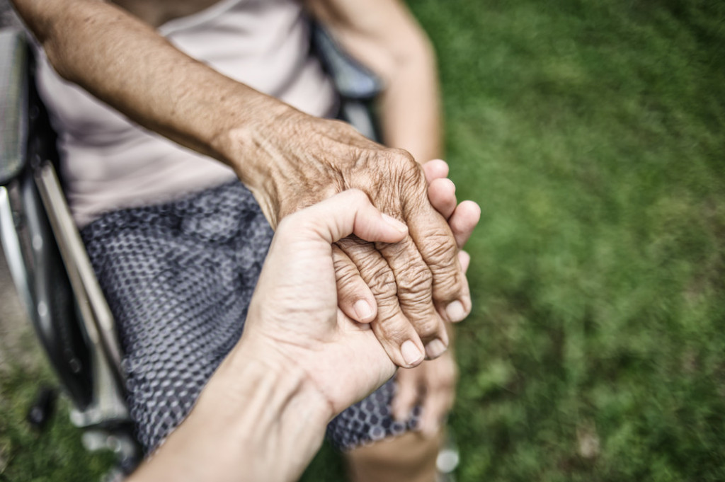 Deka ima 99 GODINA i rešio je da se razvede od ŽENE (96): Tajna je SKRIVANA 60 godina, nije mogao da izdrži više