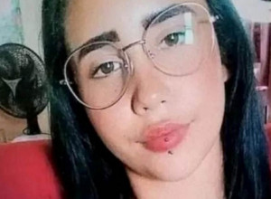 Devojka (20) UMRLA zbog minđuše od 1.000 DINARA! Infekcija joj RAZORILA MOZAK, očajna majka ispričala SVE detalje