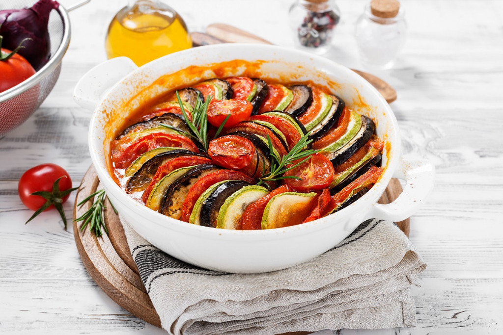Ratatuj (Ratatouille) RECEPT: Savršeno FRANCUSKO jelo, puno vitamina, a lako i brzo se sprema