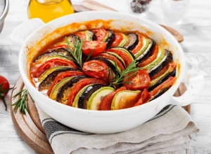 Ratatuj (Ratatouille) RECEPT: Savršeno FRANCUSKO jelo, puno vitamina, a lako i brzo se sprema