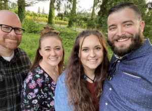 Njih ČETVORO žive zajedno i ne znaju ko je tačno OTAC njihove dece: Bizarna priča od koje mnogima nije DOBRO