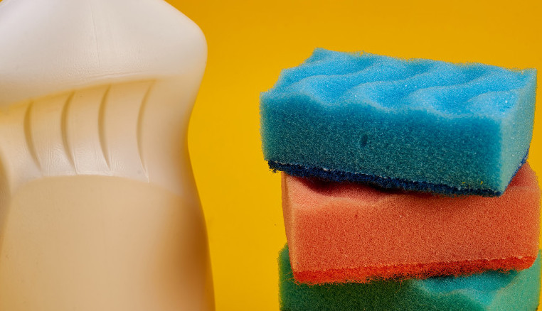 Domaćice LUDE za ovim novim TRIKOM: Zaledite tečnost za pranje sudova, a efekat će vas ODUŠEVITI