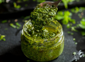 Lagan recept za PESTO SOS: Pravi se za 10 minuta, a JELIMA daje neverovatan ukus