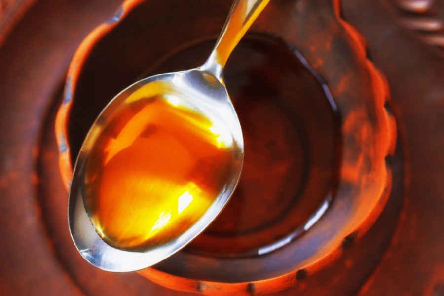 Pred praznike OČISTITE organizam od OTROVA i toksina: Za sitne pare, uz pomoć KAŠIKE ULJA oslobodite CREVA od slobodnih radikala