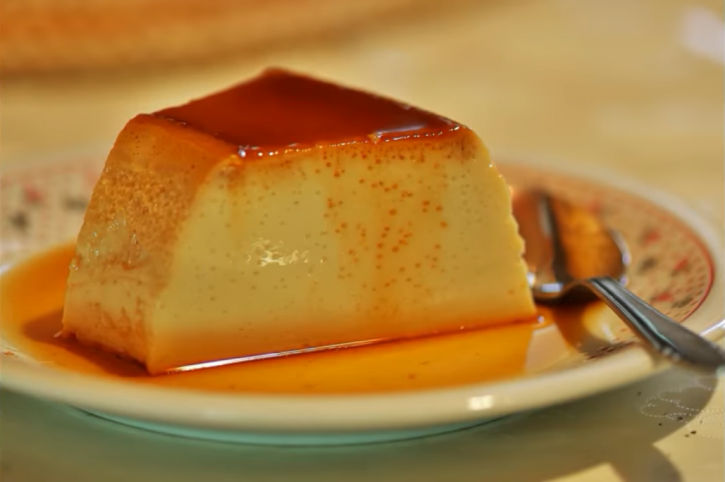 Najbolji recept za ROŽADU: Bez BRAŠNA i gustina, ovaj karamel kolač se lako sprema