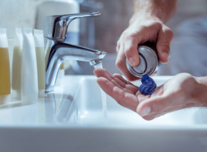 Pomoću OVOG kupatilo sija kao NOVO: Bez RIBANJA i mučenja do savršene ČISTOĆE