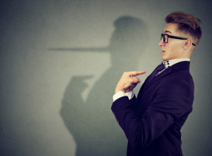 Nije lepo lagati: Ovih 6 znakova ne treba držati za reč, majstori su manipulacije