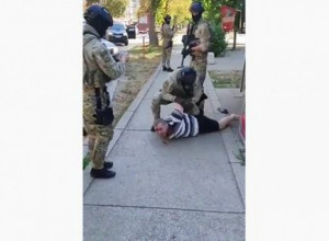 (VIDEO) POGLEDAJTE HAPŠENJE U BANJALUCI: Osumnjičeni se tereti za međunarodni šverc KOKAINA i HEROINA