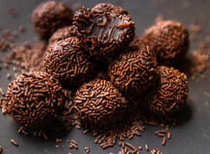 Brigadeiro RECEPT: Probajte NESTVARNE čokoladne kuglice i osetite ukus BRAZILA, za samo 10 minuta će biti na vašem stolu