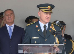 SKANDAL U BARU: Od vojnih starešina traženo da uklone KRSTOVE, IKONE I BROJANICE