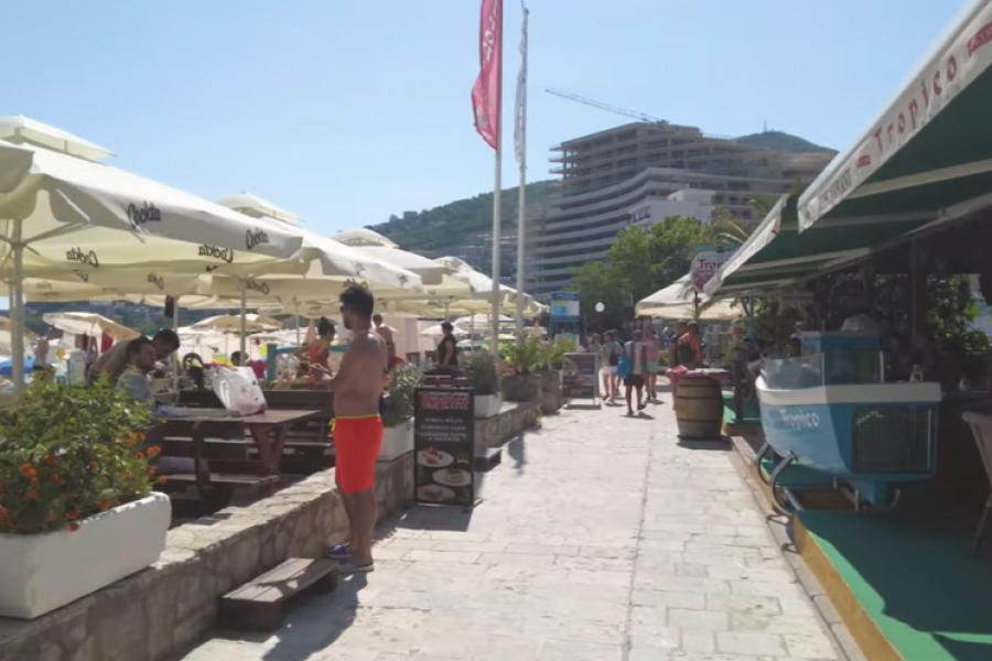 Da li ste omraženi PARADAJZ turisti? Pitali smo Srbe koliko bi MAKSIMALNO NOVCA potrošili u restoranu na ODMORU, odgovori će vas ŠOKIRATI