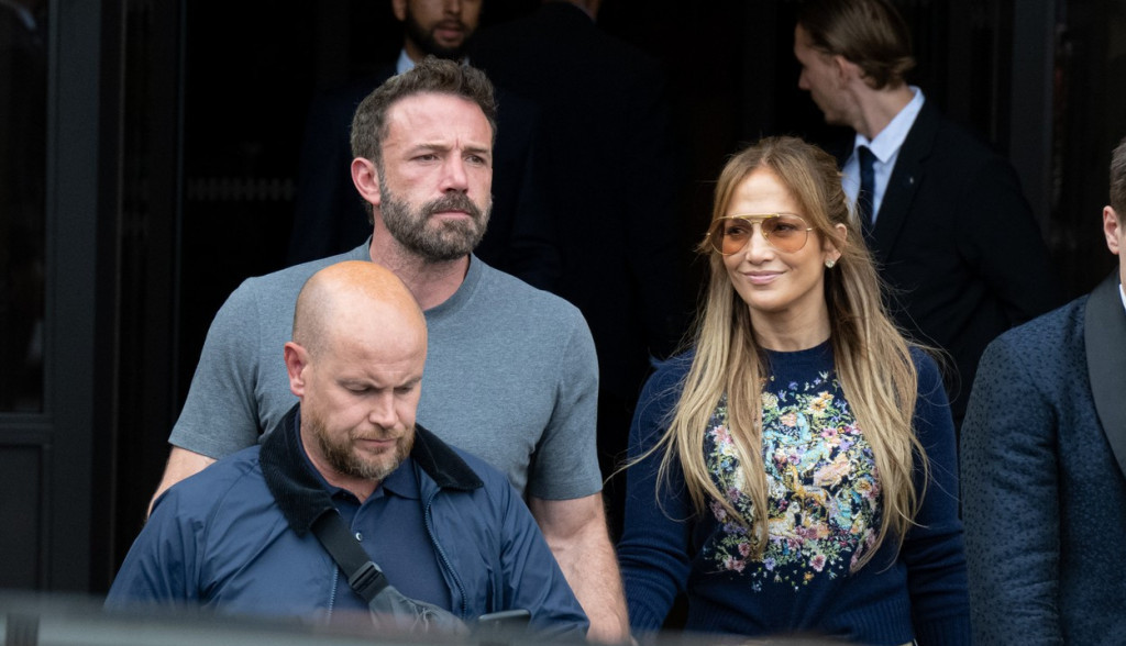 Dženifer Lopez na rukama nosi MILIONE: Njen verenički prsten košta PRAVO bogatstvo, zeleni DIJAMANT je jedan od najređih na svetu