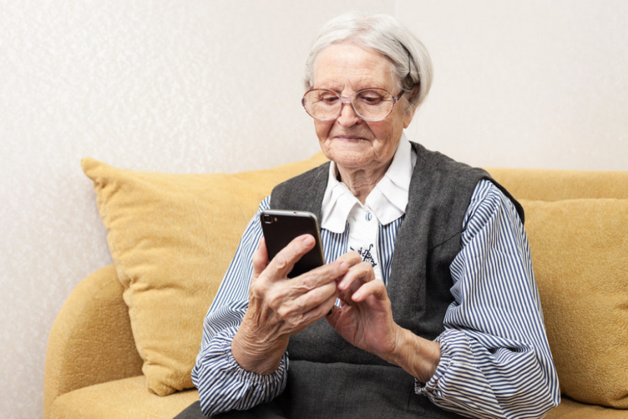 Stručnjaci KONAČNO imaju odgovor na važno PITANJE: Evo da li vas mobilni TELEFONI zaglupljuju, iznenadićete se kad otkrijete