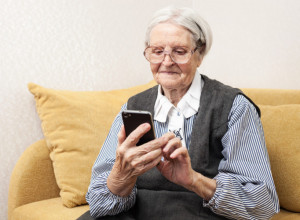 Stručnjaci KONAČNO imaju odgovor na važno PITANJE: Evo da li vas mobilni TELEFONI zaglupljuju, iznenadićete se kad otkrijete