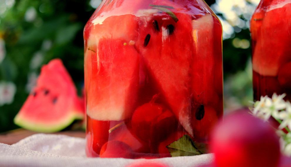 Napunite teglu LUBENICOM i spremite savršenu ZIMNICU: Uživajte u LETNJEM ukusu tokom cele godine